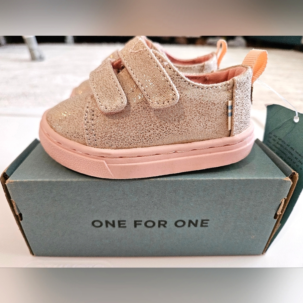 NWT Tiny TOMS in Rose Gold